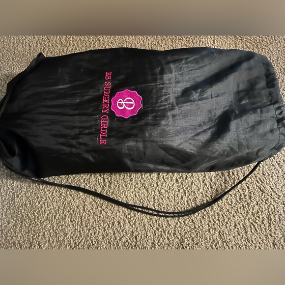 BBL pillow - Picture 3 of 3